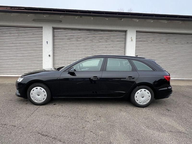 Second-hand Audi A4 163 CP (119 kW) 2022 Negru Break