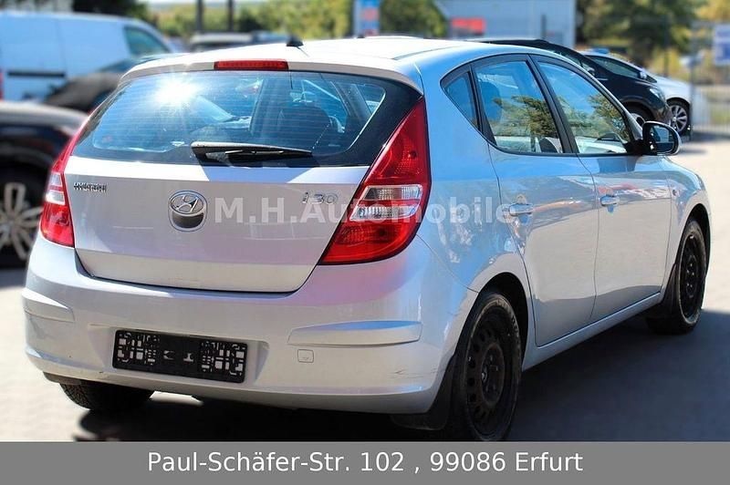Gebraucht Hyundai i30 122 PS (89 kW) 2008 Silber Limousine