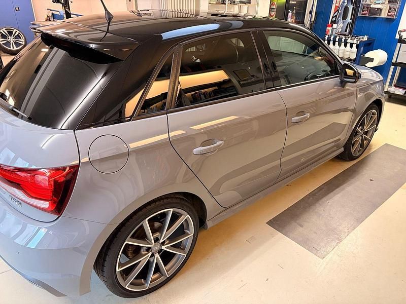 Gebraucht Audi A1 Ambiente 192 PS (141 kW) 2018 Grau Kleinwagen