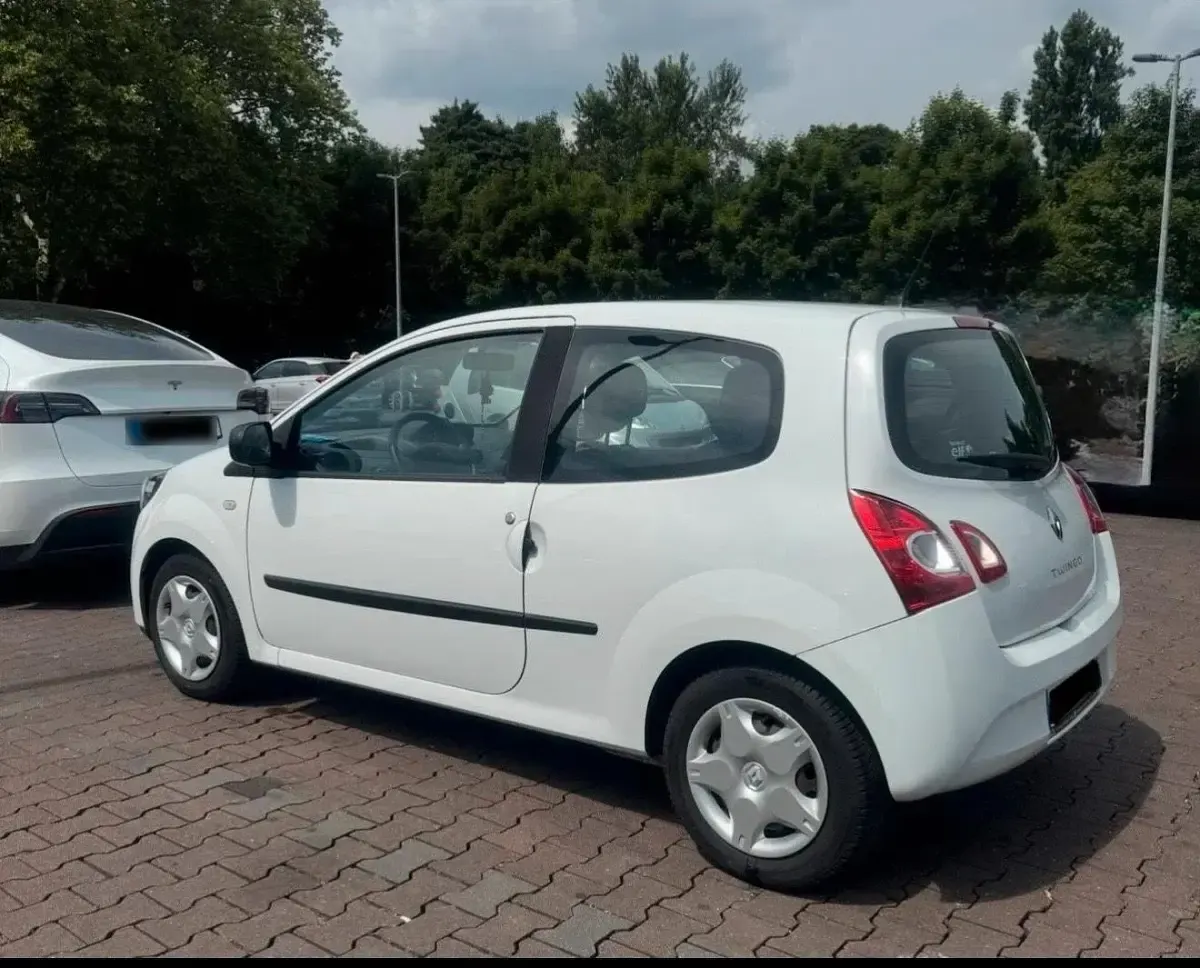 Używany Renault Twingo Expression 75 KM (55 kW) 2013 Biały Hatchback
