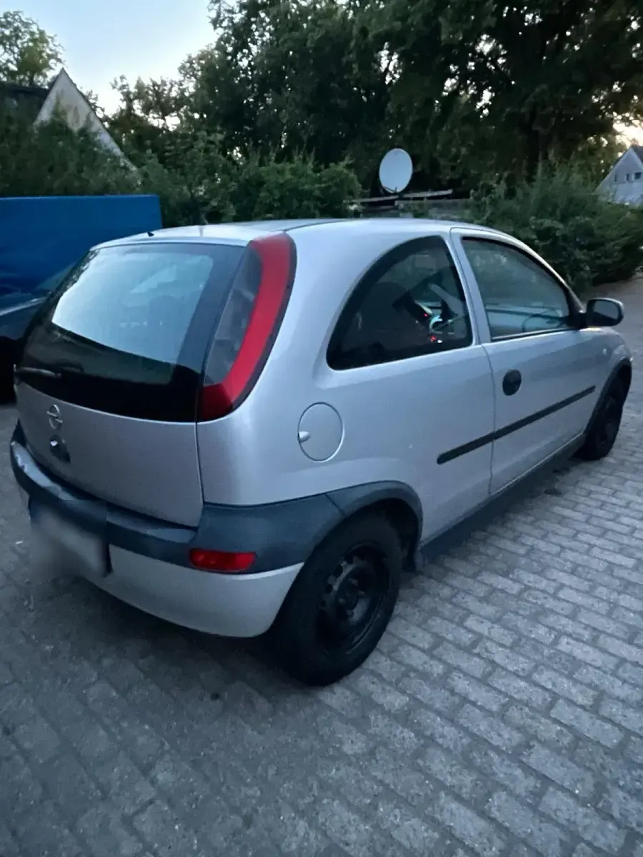 Gebraucht Opel Corsa 75 PS (55 kW) 2003 Silber Kleinwagen