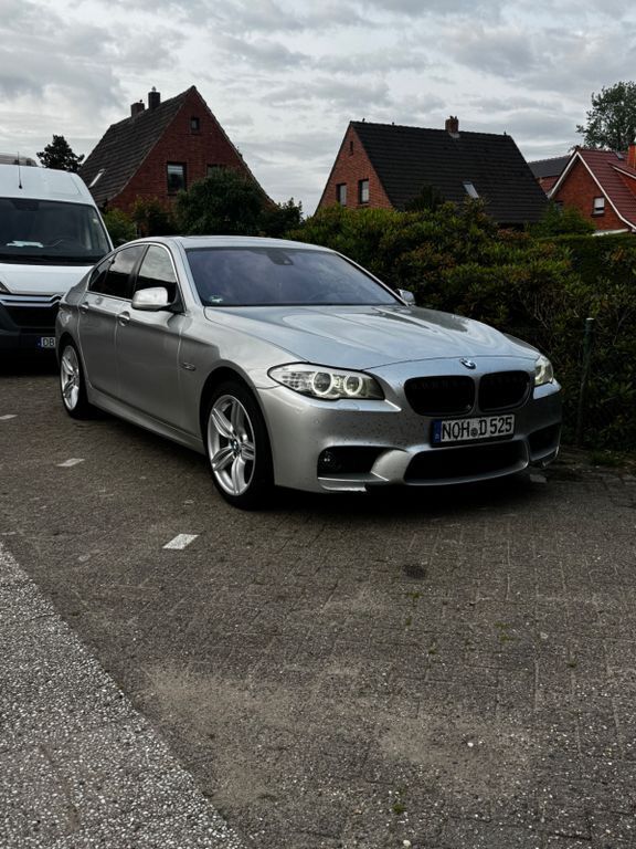 Silber Gebraucht 2012 BMW 525 Limousine | 14.000 € (Etwas zu teuer) - Bild 1/4