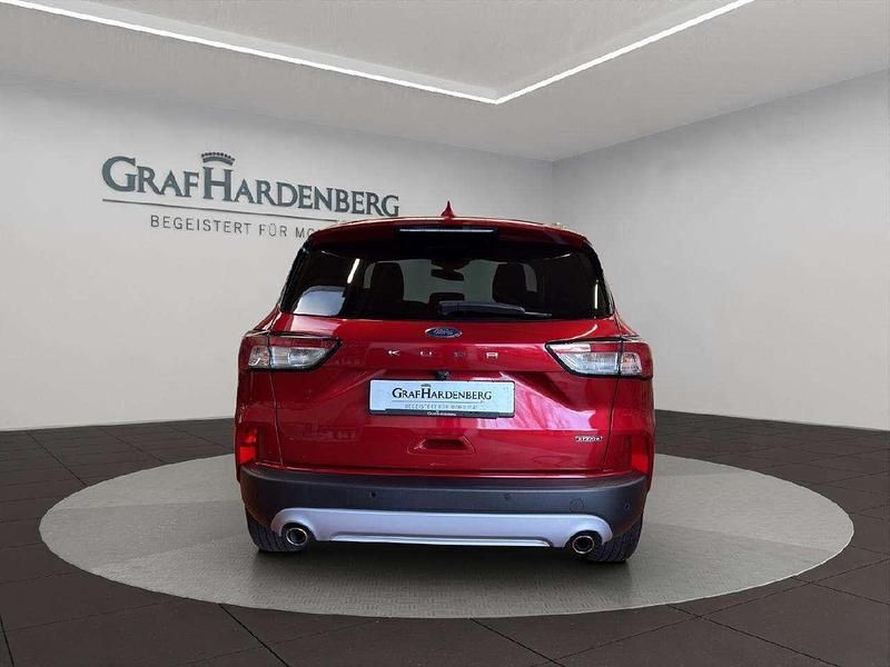 Gebraucht Ford Kuga Titanium 224 PS (164 kW) 2022 Rot SUV