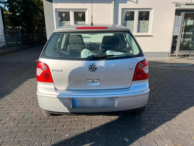 Gebraucht VW Polo 75 PS (55 kW) 2003 Silber Kleinwagen