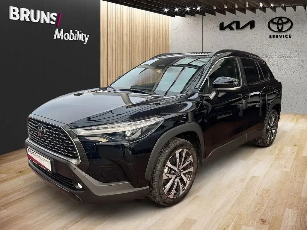 Gebraucht Toyota Corolla Cross Premium 197 PS (144 kW) 2025 Schwarz SUV