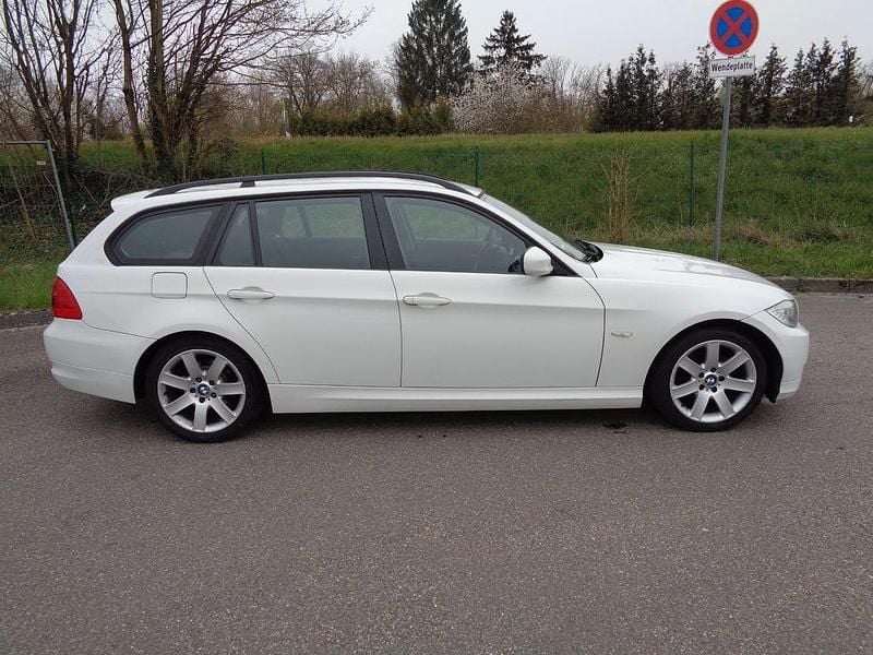 Gebraucht BMW 318 143 PS (105 kW) 2009 Weiß Kombi