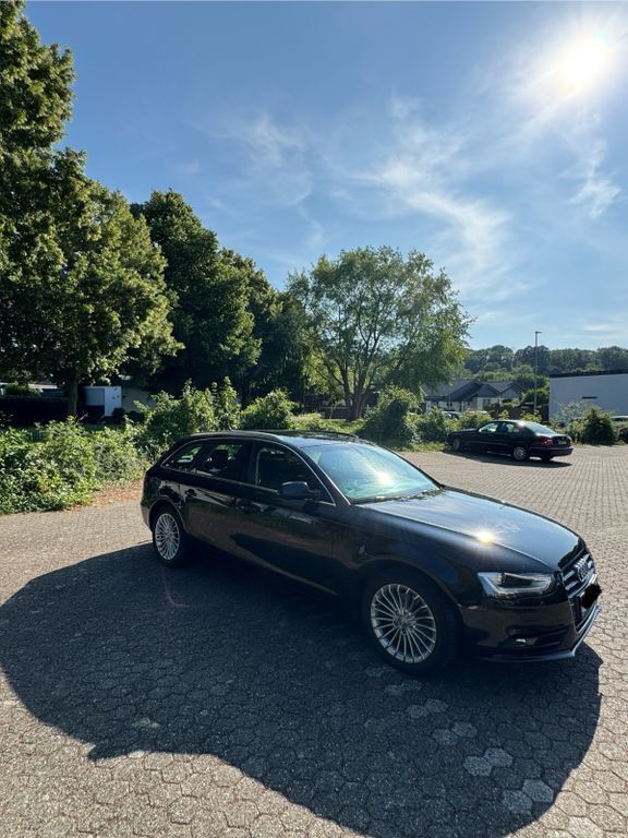 Schwarz Gebraucht 2013 Audi A4 Ambiente Kombi | 9.250 € (Fairer Preis) - Bild 1/4
