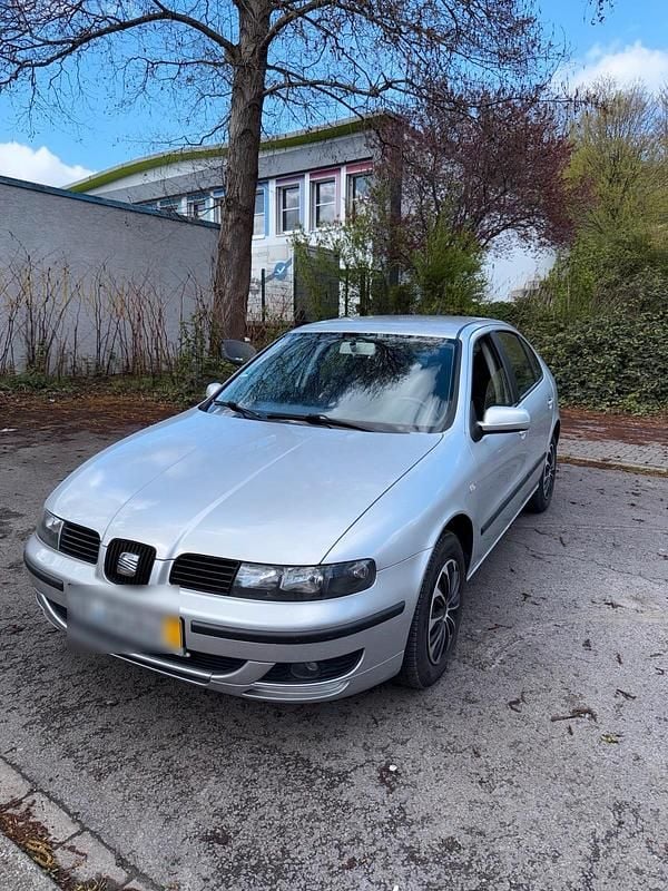 Second-hand Seat Leon 101 CP (74 kW) 2003 Argintiu Hatchback