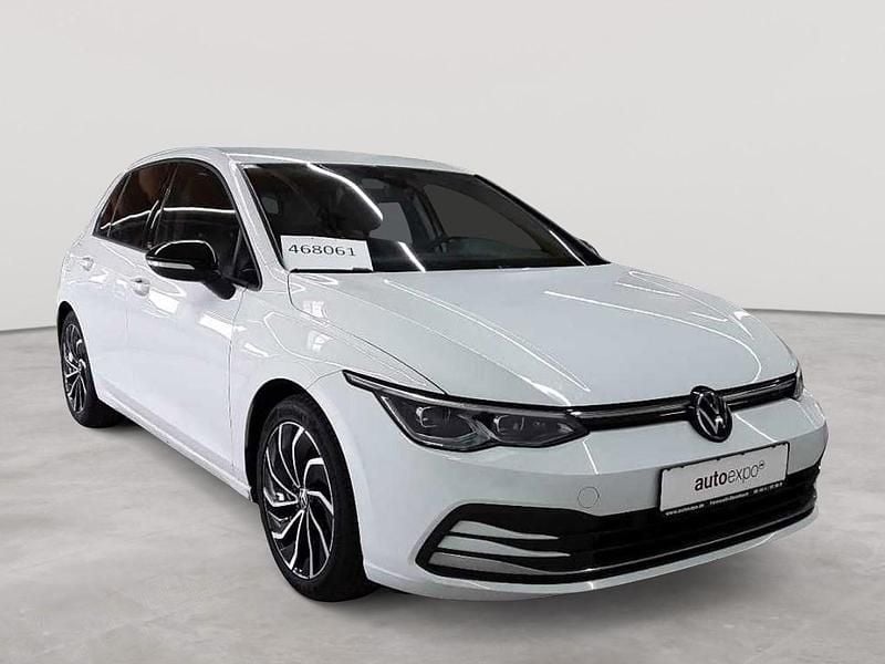 Second-hand VW Golf VIII Active 150 CP (110 kW) 2022 Berlinǎ