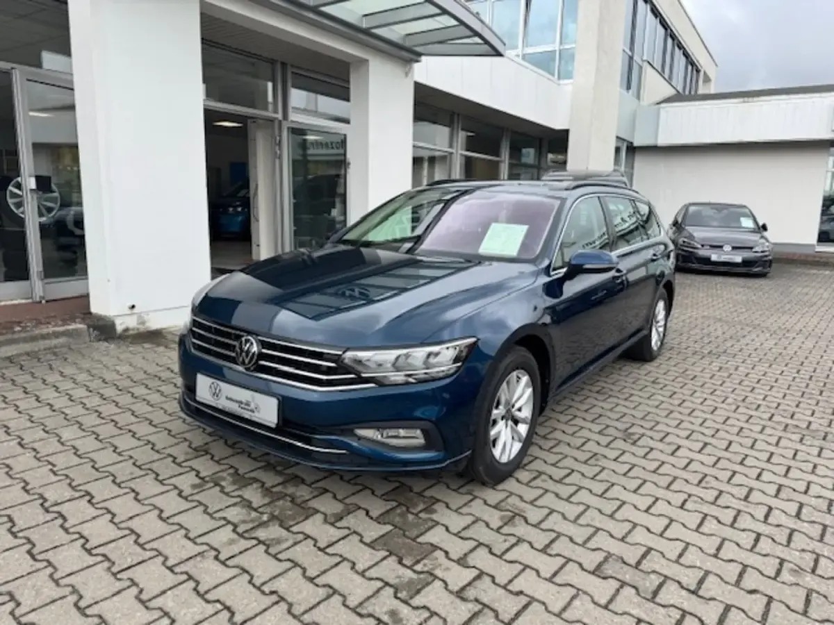 Gebraucht VW Passat Business 150 PS (110 kW) 2024 Aquamarinblau metallic Kombi