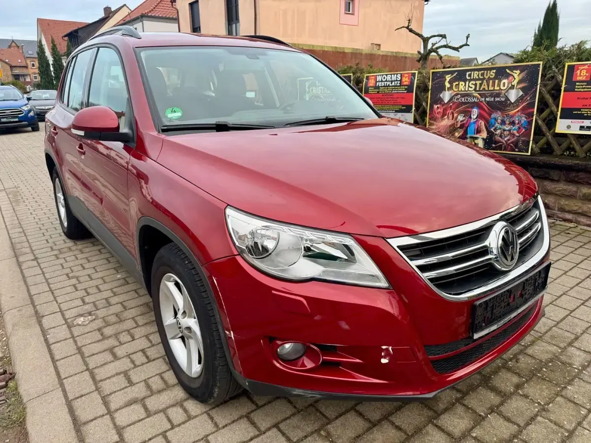 Gebraucht VW Tiguan Trendline 150 PS (110 kW) 2008 Rot SUV