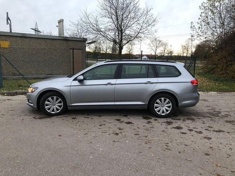 Gebraucht VW Passat Trendline 150 PS (110 kW) 2018 Grau Kombi