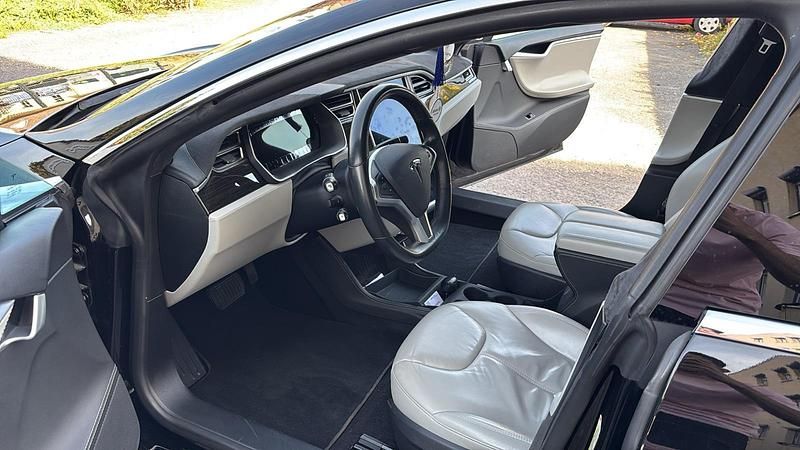 Schwarz Gebraucht 2014 Tesla Model S Limousine | 20.500 € (Fairer Preis) - Bild 1/2