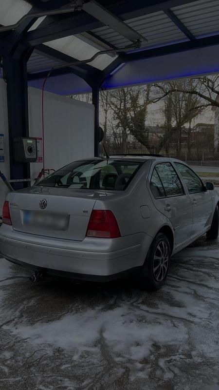 Second-hand VW Bora 110 CP (80 kW) 2000 Gri Berlinǎ