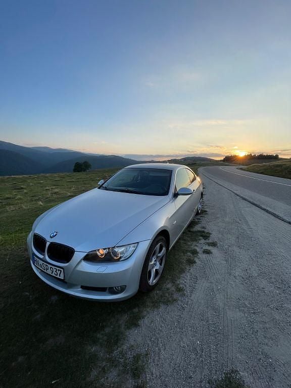 Gebraucht BMW 325 218 PS (160 kW) 2007 Silber Coupé