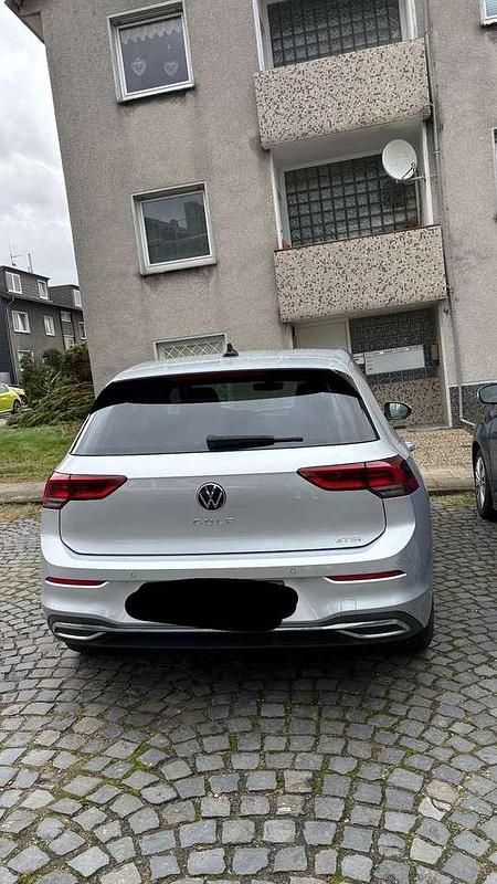 Gebraucht VW Golf VII Active 150 PS (110 kW) 2021 Silber Kleinwagen