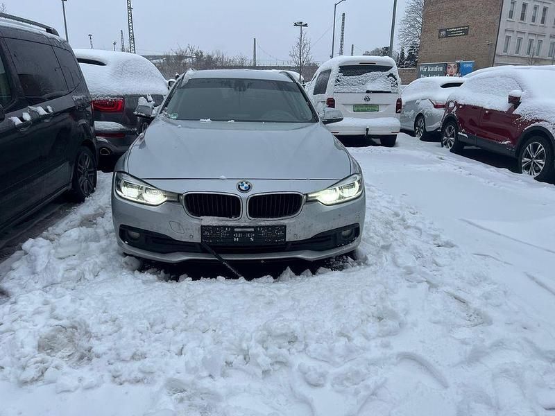 Gebraucht BMW 320 Performance 190 PS (139 kW) 2016 Silber Kombi