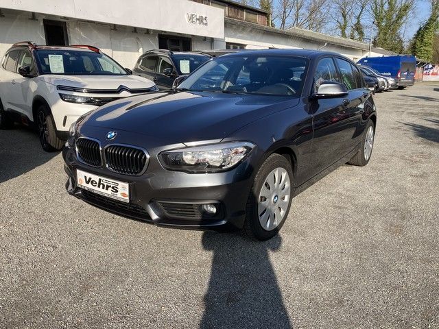 Grau metallic (metallic) Gebraucht 2016 BMW 118 Advantage Kleinwagen | 18.998 € (Etwas zu teuer) - Bild 1/4