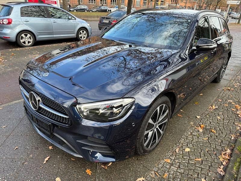 Gebraucht Mercedes E300 AMG 194 PS (142 kW) 2021 Blau Limousine