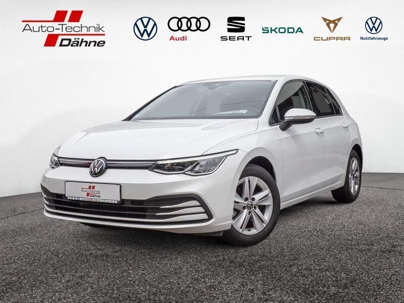 Weiß Gebraucht 2024 VW Golf VIII Life Limousine | 25.980 € (Fairer Preis) - Bild 1/4