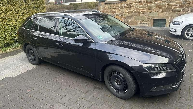 Gebraucht Skoda Superb Style 190 PS (139 kW) 2017 Schwarz Kombi