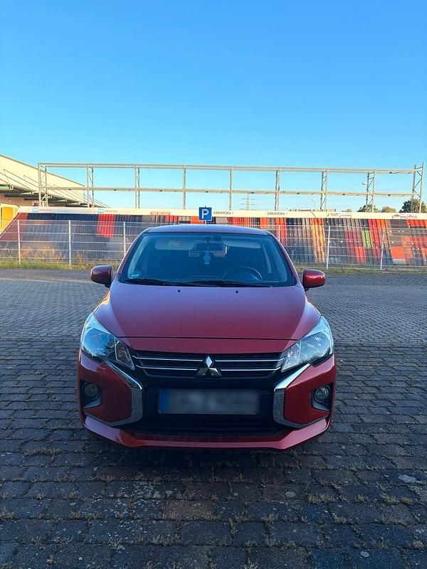 Rot Gebraucht 2021 Mitsubishi Space Star Select+ Kleinwagen | 8.900 € (Superpreis) - Bild 1/4