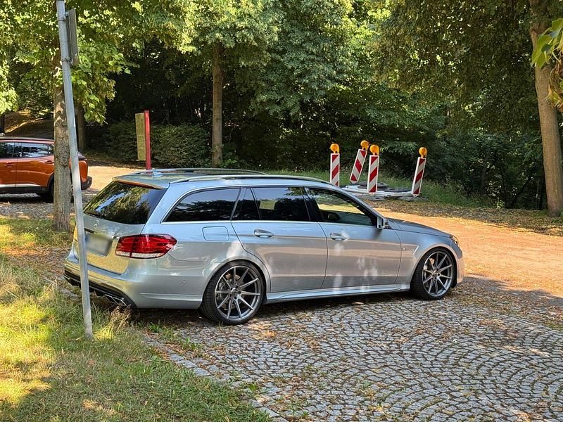 Gebraucht Mercedes E63 AMG AMG 557 PS (409 kW) 2013 Silber Kombi