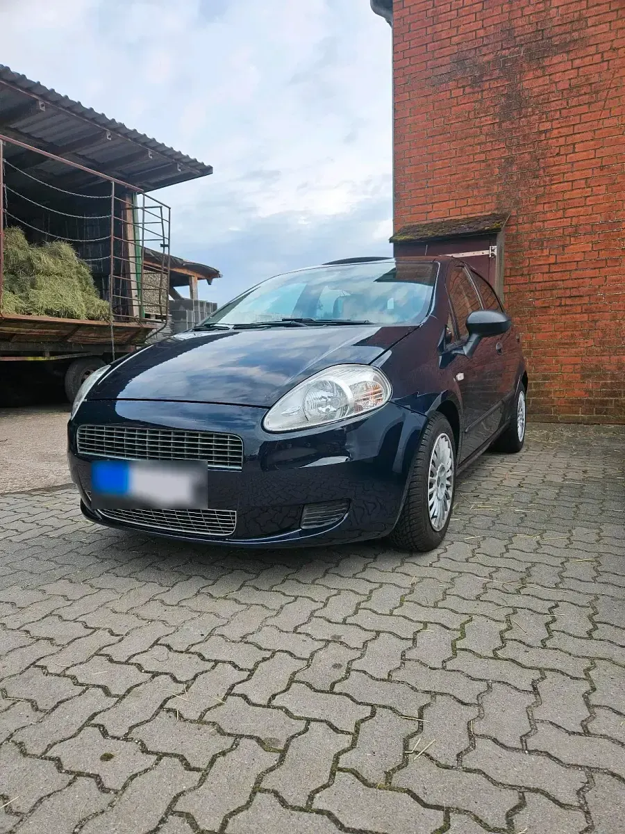 Gebraucht Fiat Punto 77 PS (56 kW) 2009 Blau Kleinwagen