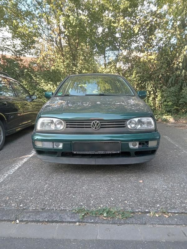 Grün Gebraucht 1997 VW Golf III Limousine | 1.490 € (Guter Preis) - Bild 1/4