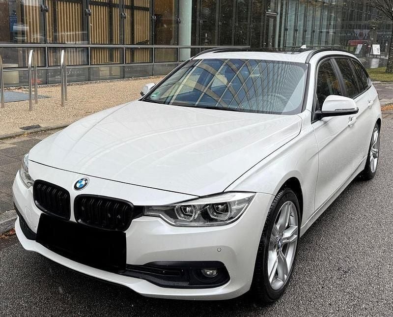 Weiß Gebraucht 2019 BMW 320 Advantage Kombi | 19.999 € (Superpreis) - Bild 1/4