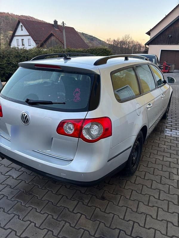 Gebraucht VW Passat 110 PS (80 kW) 2011 Silber Kombi