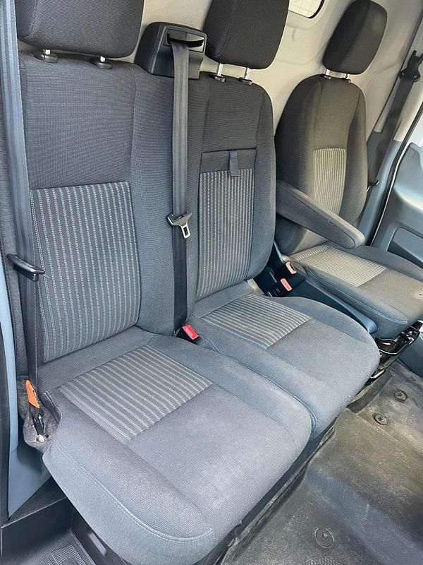 Second-hand Ford Transit 130 CP (95 kW) 2019 Alb Van