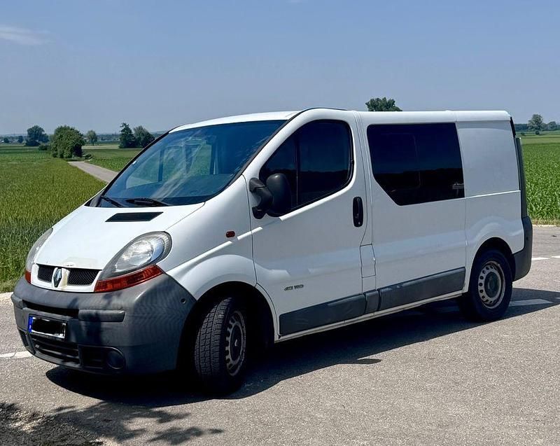Weiß Gebraucht 2005 Renault Trafic Van | 3.800 € - Bild 1/4