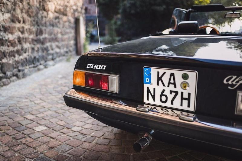 Gebraucht Alfa Romeo Spider 126 PS (92 kW) 1981 Schwarz Cabrio