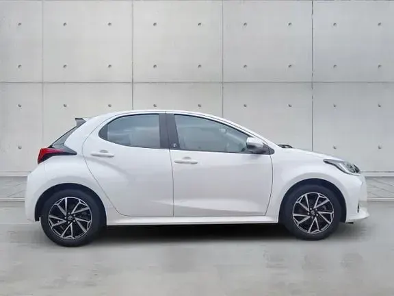 Gebraucht Toyota Yaris Basis 116 PS (85 kW) 2022 Schneeweiß Kleinwagen