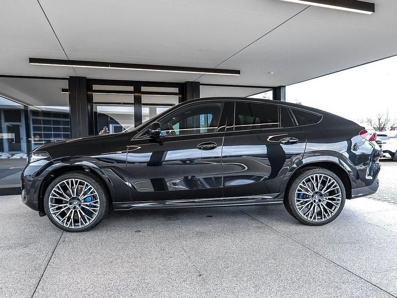 Gebraucht BMW X6 M Sport 286 PS (210 kW) 2025 Black sapphire metallic SUV
