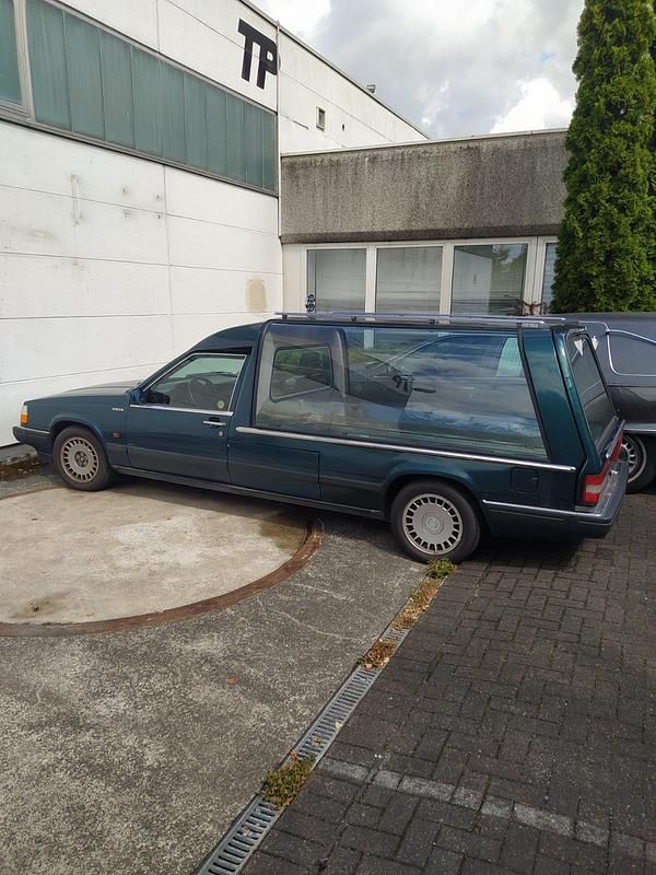 Grün Gebraucht 1988 Volvo 760 Kombi | 2.990 € - Bild 1/4