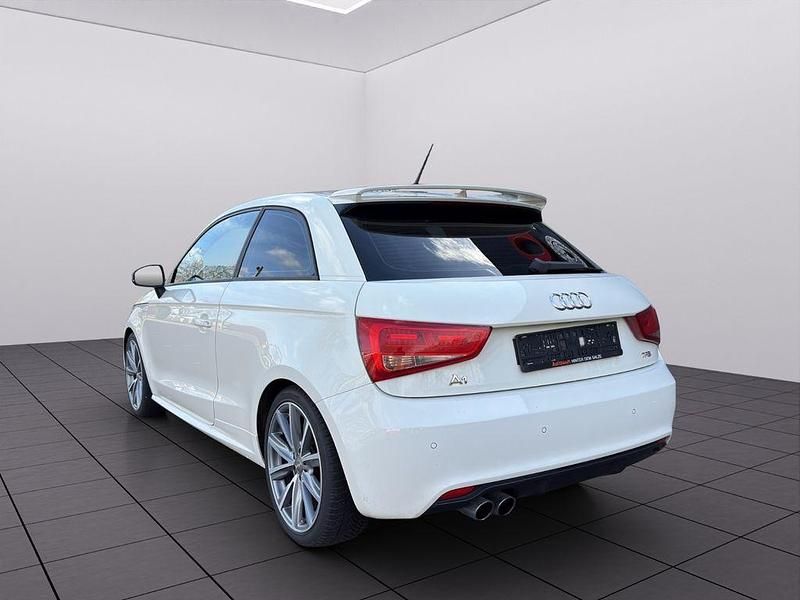 Gebraucht Audi A1 Ambition 122 PS (89 kW) 2011 Beige Kleinwagen