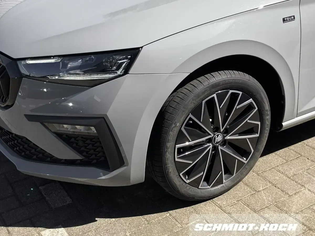 Gebraucht Skoda Scala Selection 116 PS (85 kW) 2025 Stahl grau (grau) Kleinwagen