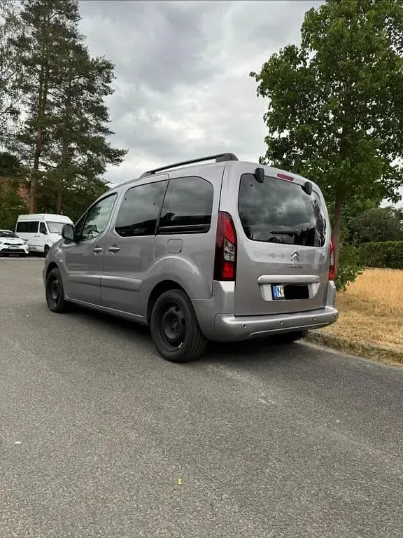 Gebraucht Citroën Berlingo Feel 99 PS (72 kW) 2016 Grau Van / Kleinbus