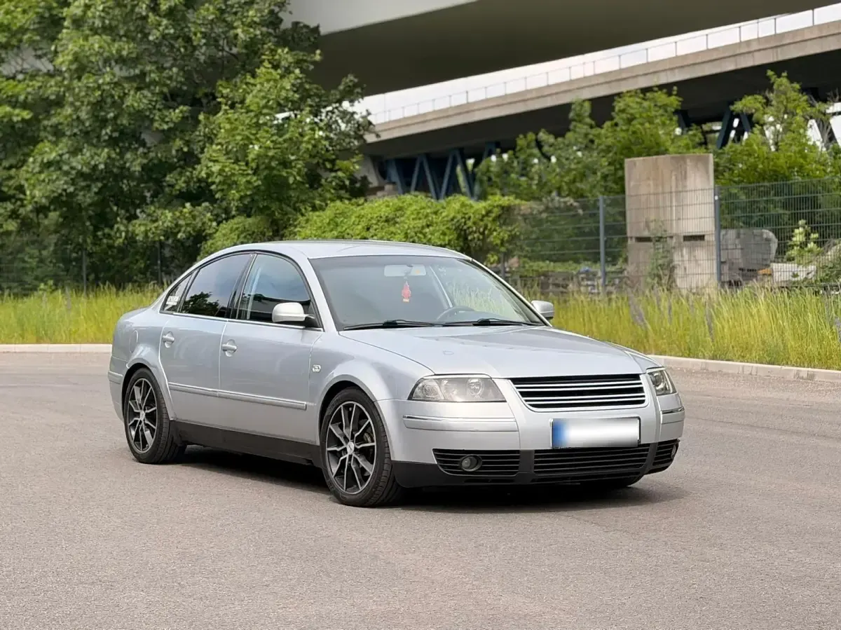 Gebraucht VW Passat 105 PS (77 kW) 2003 Grau Limousine