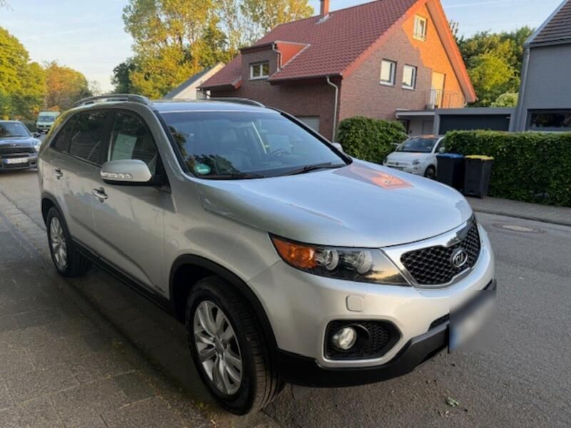 Silber Gebraucht 2012 Kia Sorento SUV | 8.800 € - Bild 1/4
