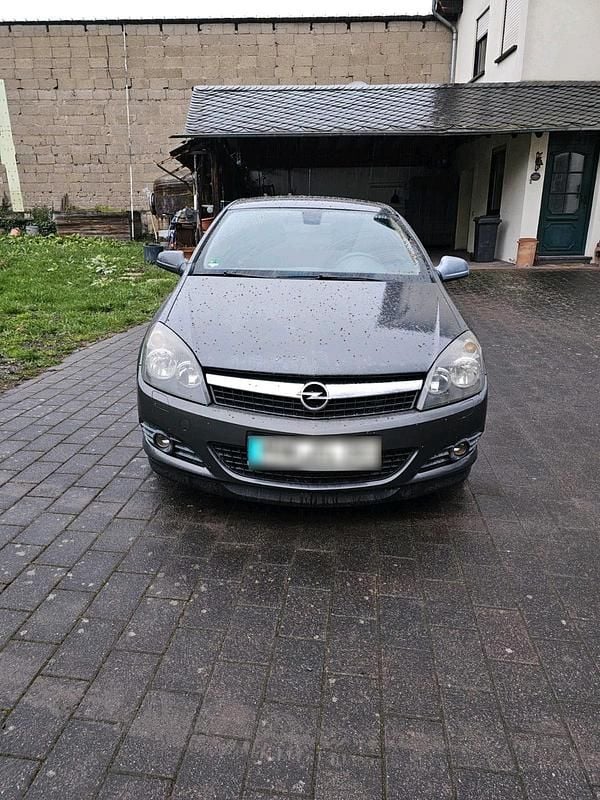 Gebraucht Opel Astra 101 PS (74 kW) 2009 Grau Coupé