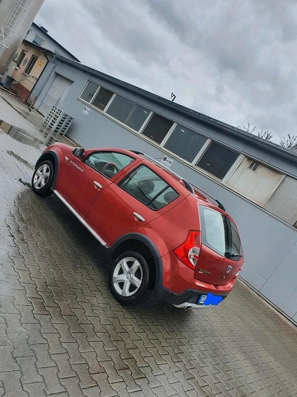 Gebraucht Dacia Sandero Stepway 85 PS (62 kW) 2012 Rot Limousine