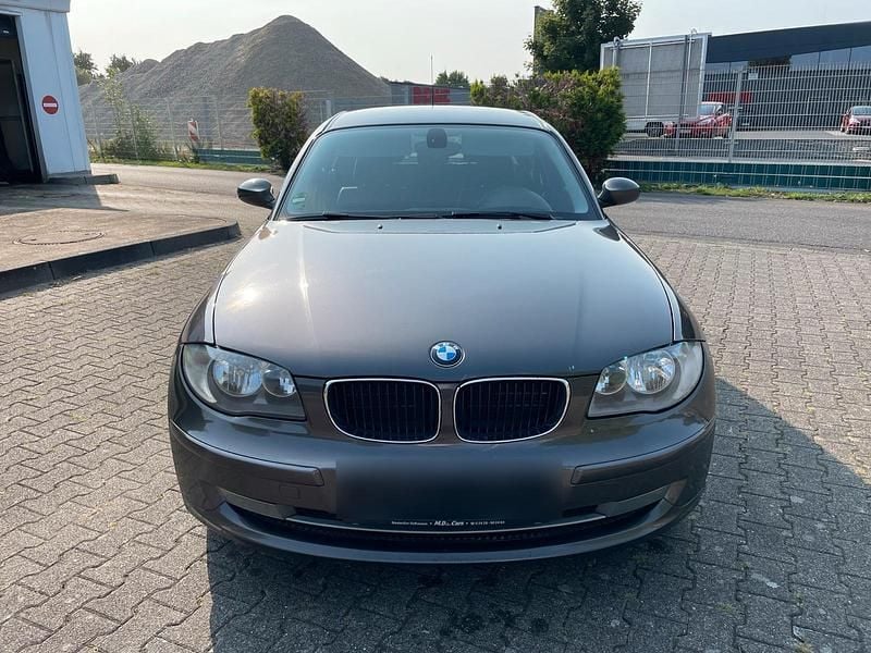 Braun Gebraucht 2008 BMW 116 Kleinwagen | 3.499 € (Fairer Preis) - Bild 1/4