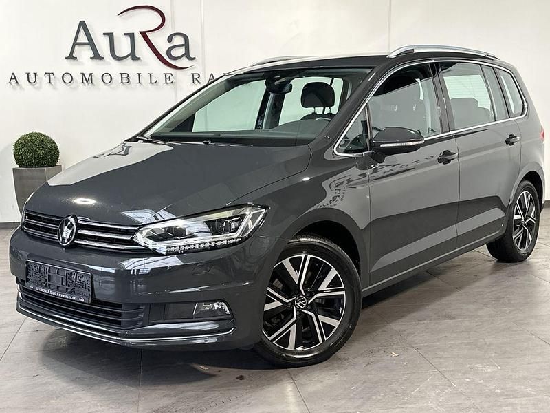 Gebraucht VW Touran Highline 150 PS (110 kW) 2022 Uranograu Van / Kleinbus