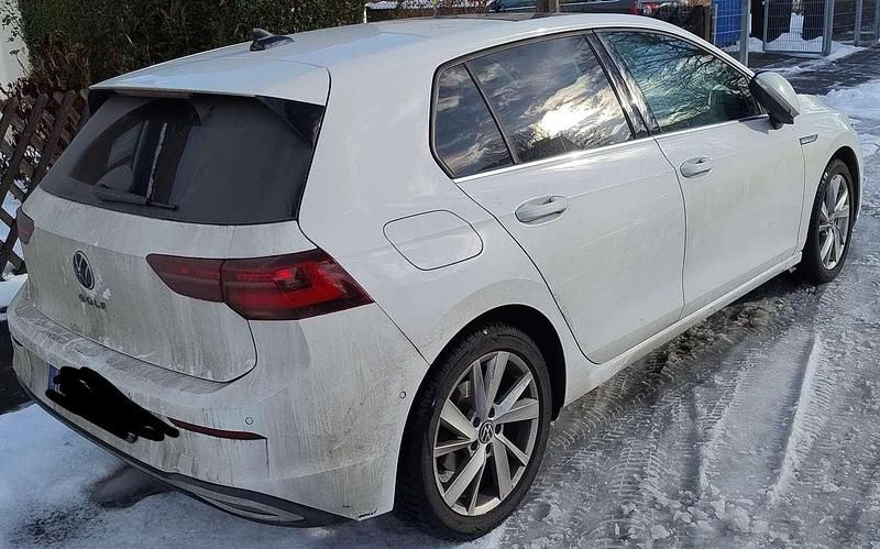 Gebraucht VW Golf VII Style 150 PS (110 kW) 2021 Weiß Kleinwagen