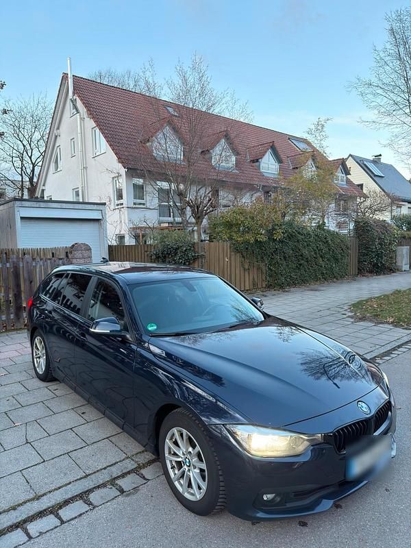 Gebraucht BMW 320 2015 Blau Kombi