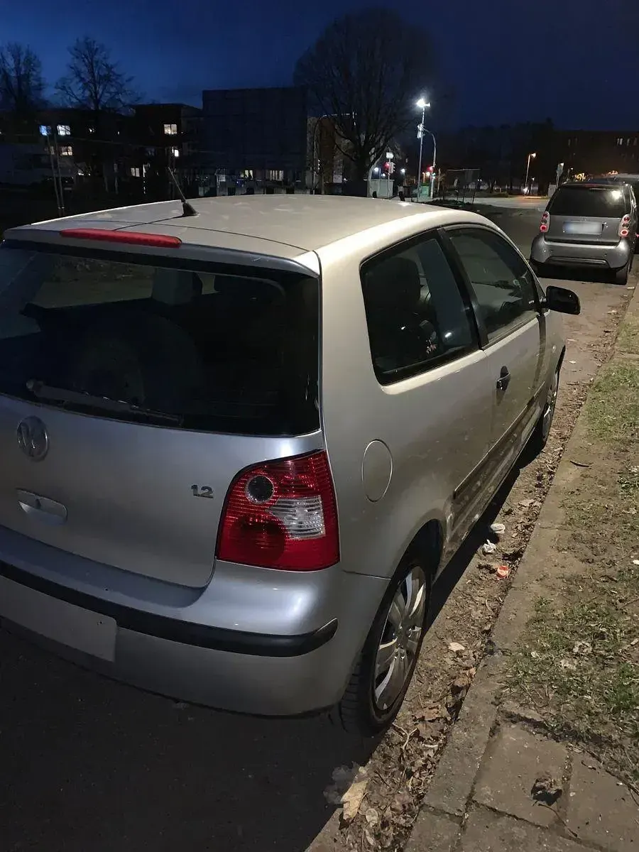 Occasion VW Polo Basis 54 ch (39 kW) 2003 Argent Berline