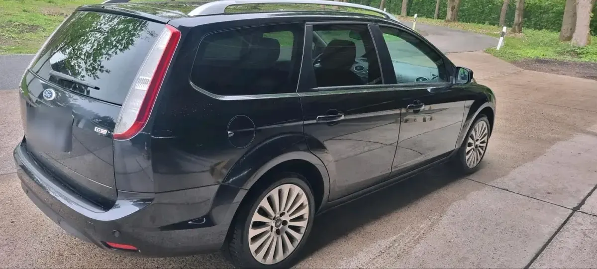 Usata Ford Focus 110 CV (80 kW) 2010 Nero Station wagon